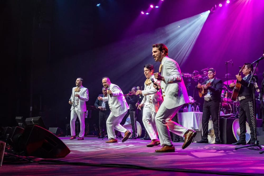 Los cuatro tenores saltan a la vez en el escenario de la Sala de Festivales del Centro de Bellas Artes de San Juan